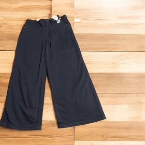 Judy Blue Garment dyed Navy cropped jeans 11/30
